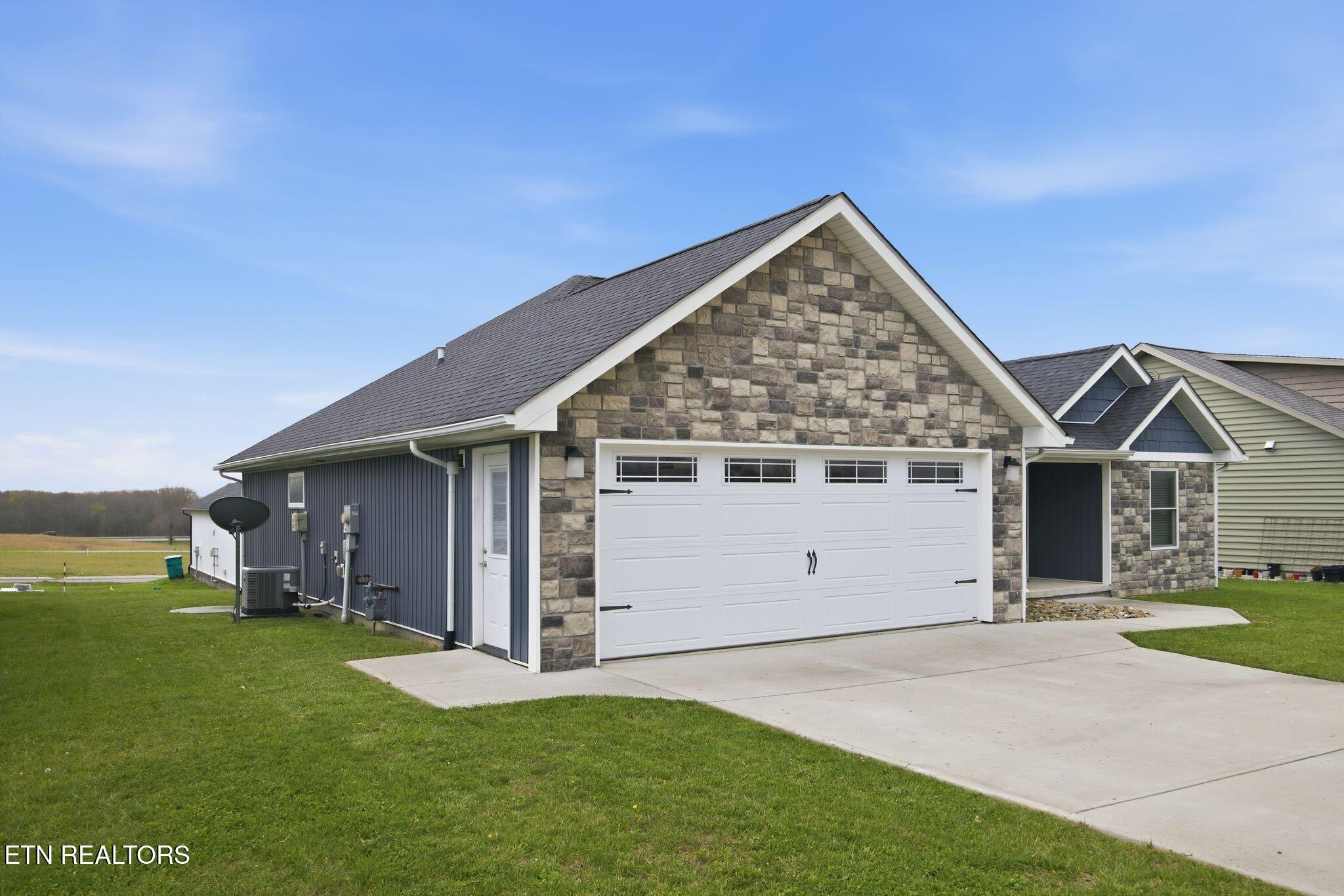 2681 Cook Road Crossville, TN 38571 - Photo 3 of 28 rp2604011-1002