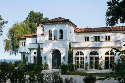 $10,800,000 | 4 Richard Path, Nissequogue, NY 11780