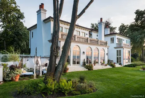 $10,800,000 | 4 Richard Path, Nissequogue, NY 11780