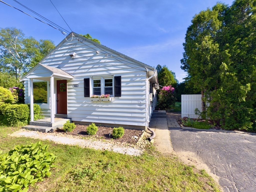 102 Bridge Road Northampton, MA 01062 - Photo 32 of 34 a front view of a house with a yard