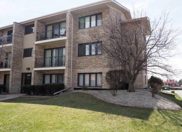 $230,000 | 7401 Tiffany Drive, Unit 1E, Orland Park, IL 60462