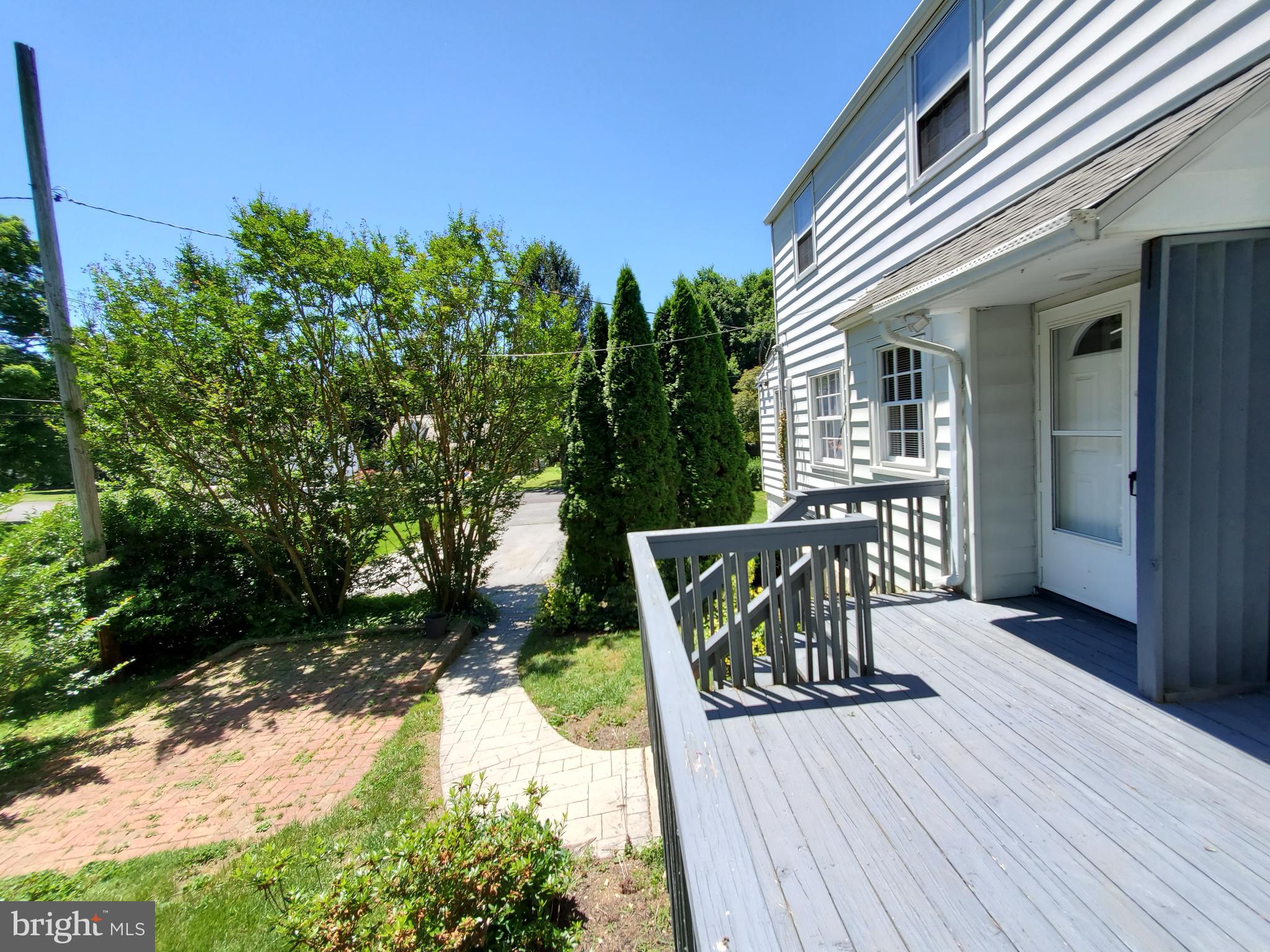 18920 Crofton Road Hagerstown, MD 21742 - Photo 14 of 59 Back Deck