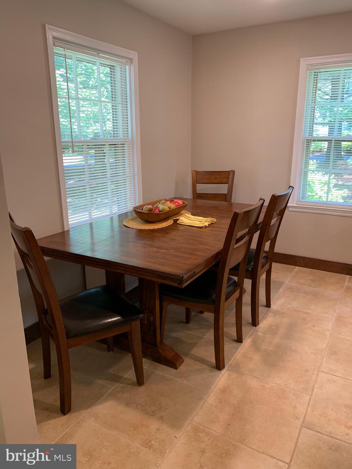 18920 Crofton Road Hagerstown, MD 21742 - Photo 18 of 59 Dining Room