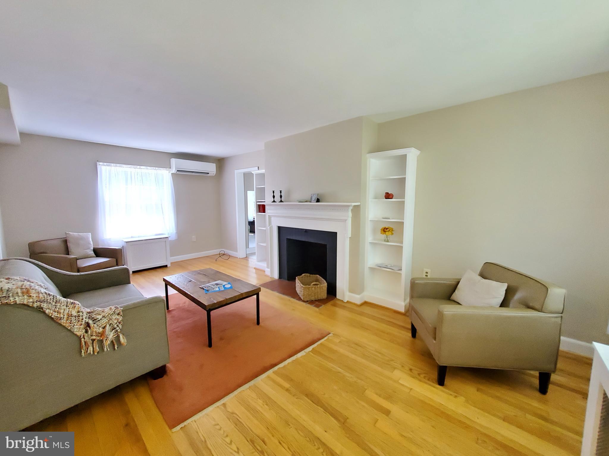 18920 Crofton Road Hagerstown, MD 21742 - Photo 29 of 59 Living Room