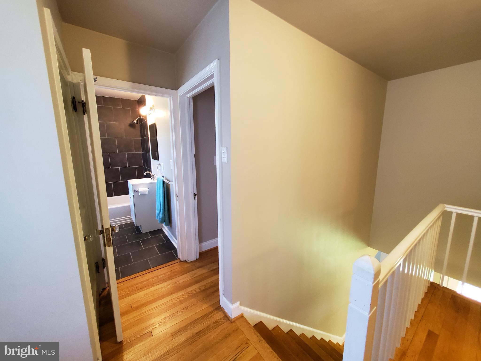 18920 Crofton Road Hagerstown, MD 21742 - Photo 43 of 59 View to Bathroom