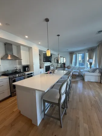 $3,600 | 283 Old Colony Avenue, Unit 1, Boston, MA 02127