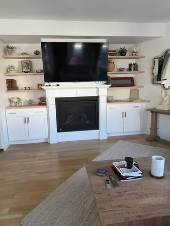 $3,600 | 283 Old Colony Avenue, Unit 1, Boston, MA 02127