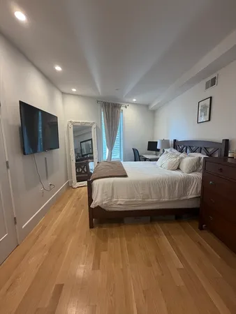 $3,600 | 283 Old Colony Avenue, Unit 1, Boston, MA 02127