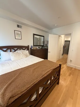 $3,600 | 283 Old Colony Avenue, Unit 1, Boston, MA 02127