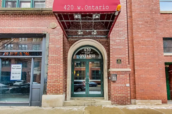 $499,900 | 420 West Ontario Street, Unit 305, Chicago, IL 60654
