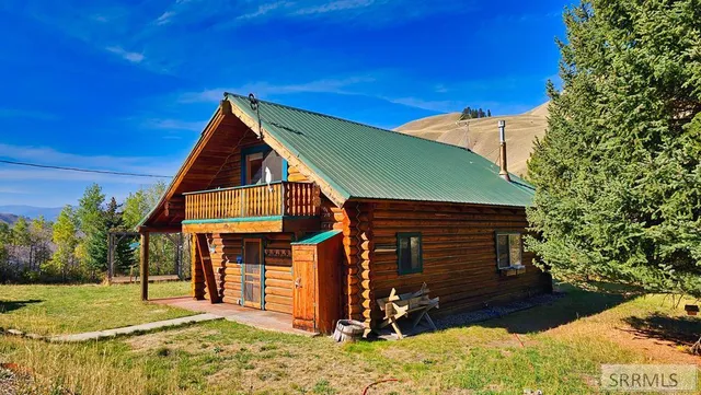 $495,000 | 53 Runnin Bear Road, Carmen, ID 83462