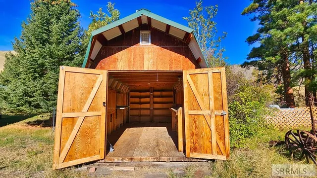 $495,000 | 53 Runnin Bear Road, Carmen, ID 83462