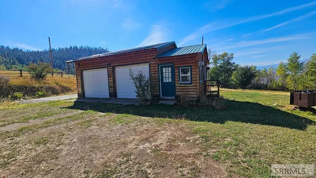 $495,000 | 53 Runnin Bear Road, Carmen, ID 83462