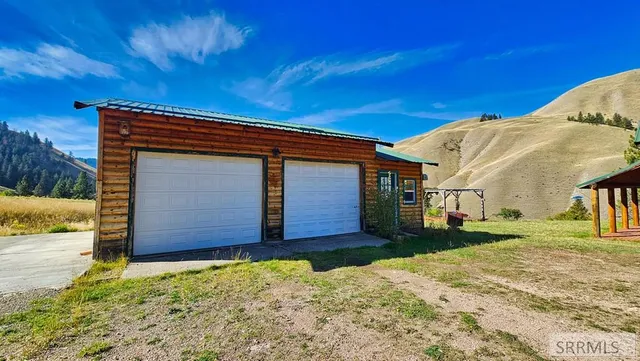 $495,000 | 53 Runnin Bear Road, Carmen, ID 83462