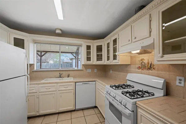 $1,700 | 14154 Whispering Palms Drive, Houston, TX 77066