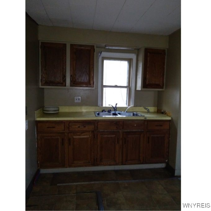81 Thompson Street Buffalo, NY 14207 - Photo 7 of 17