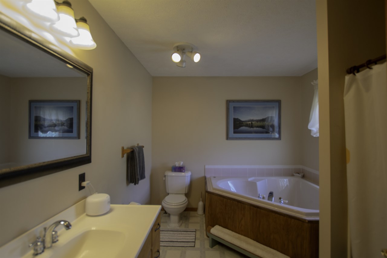 7302 East Birch Point Road Traverse City, MI 49684 - Photo 19 of 50 1867305-18.JPG