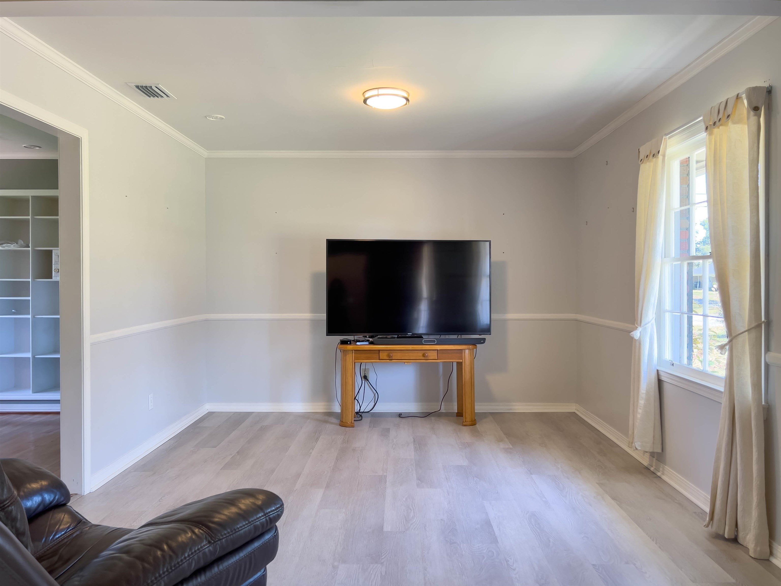 1307 North Alston Street Foley, AL 36535 - Photo 4 of 30 Living Room