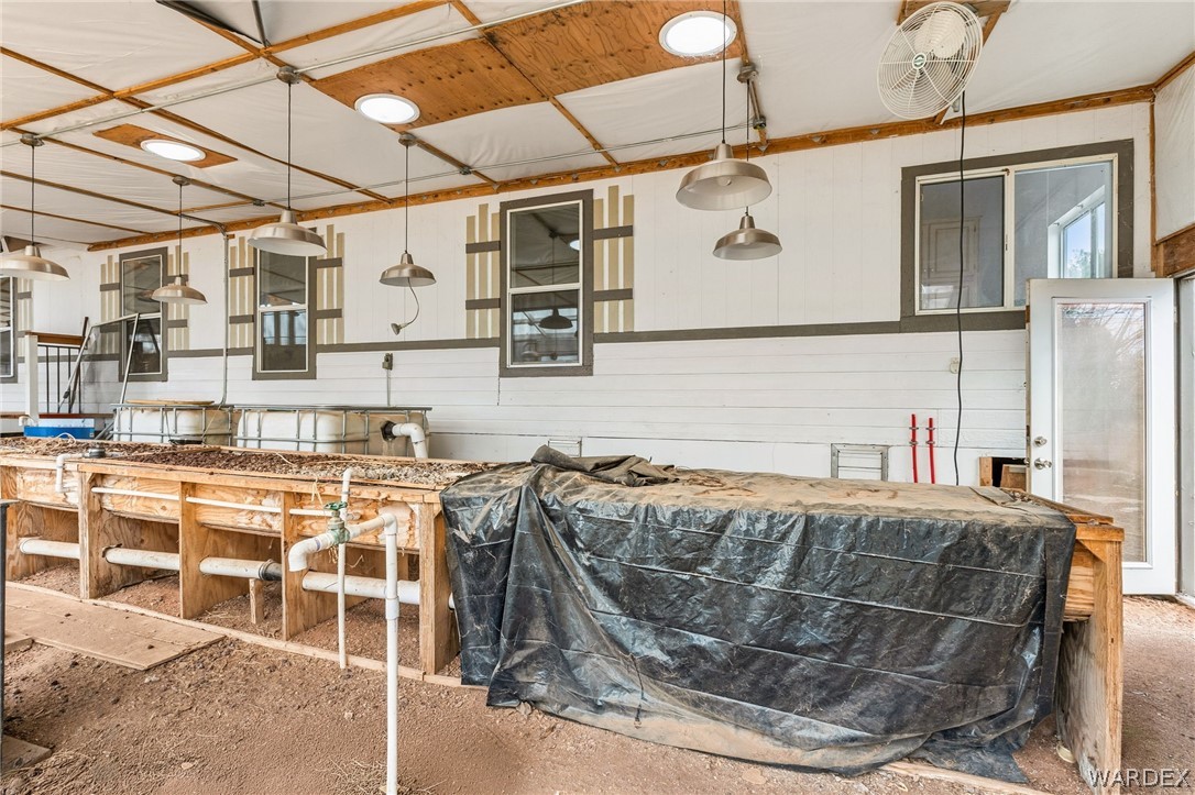 3894 North Lookout Canyon Road Kingman, AZ 86401 - Photo 29 of 64 Green house