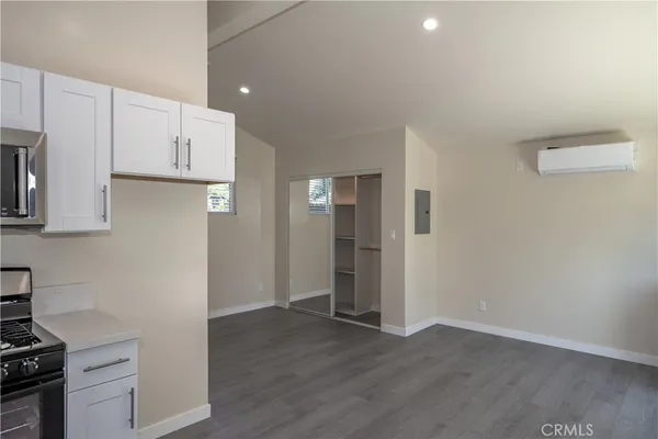 $1,950 | 6637 Radford Avenue, North Hollywood, CA 91606