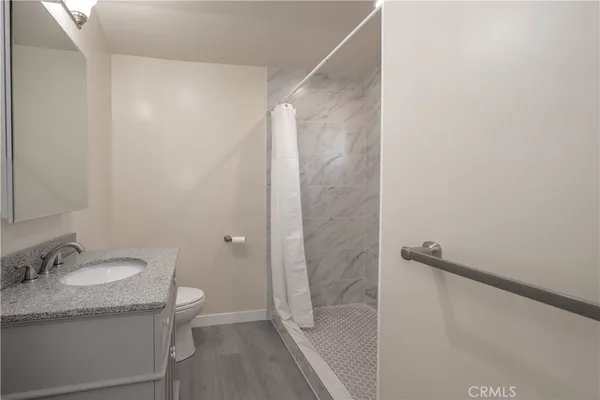 $1,950 | 6637 Radford Avenue, North Hollywood, CA 91606
