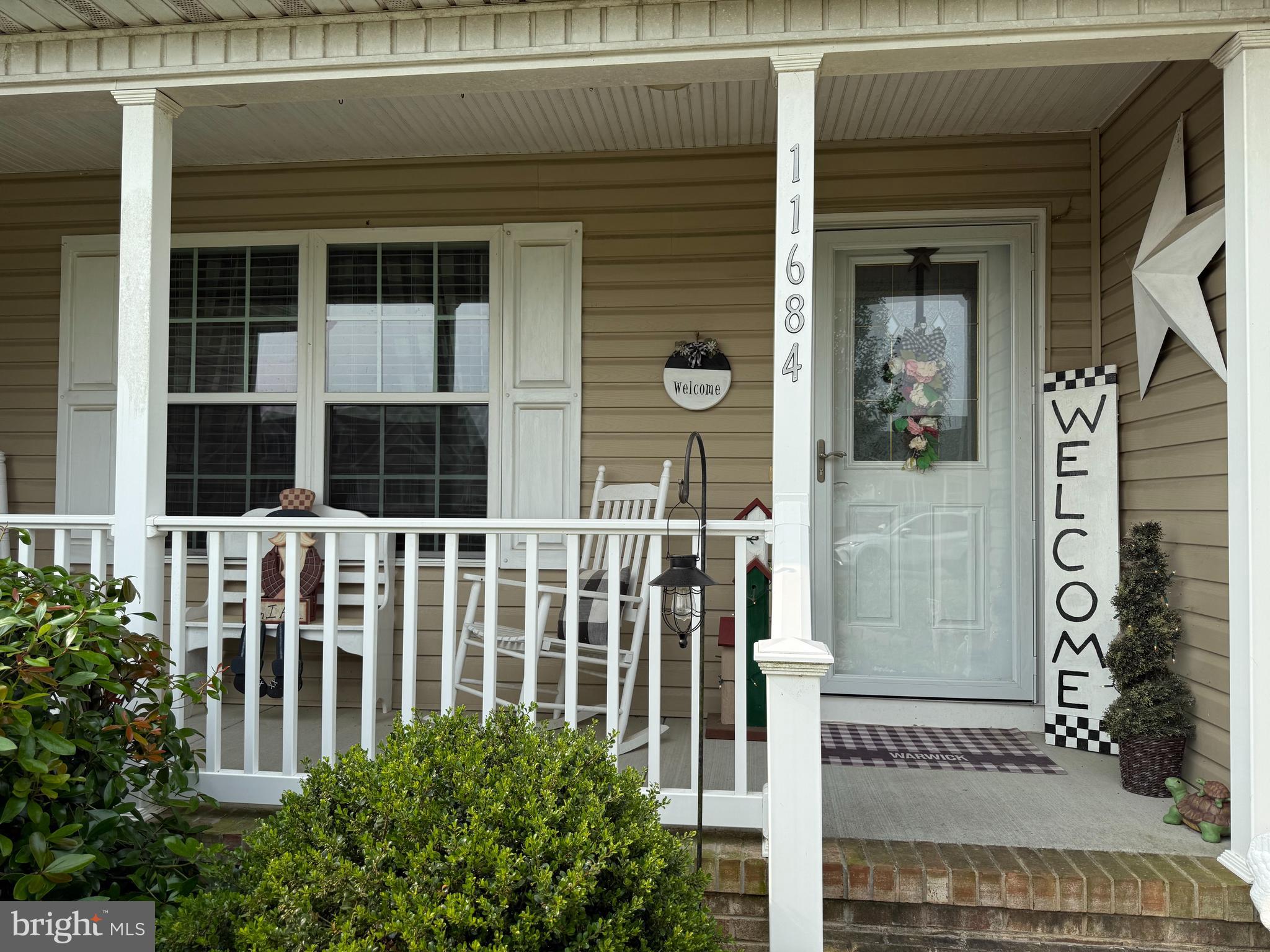 11684 Kensington Way Laurel, DE 19956 - Photo 5 of 23 Inviting front porch!