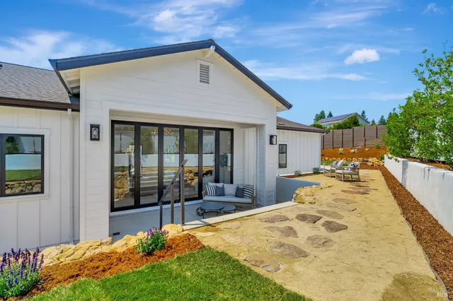 $1,875,000 | 3572 Southridge Drive, Santa Rosa, CA 95403