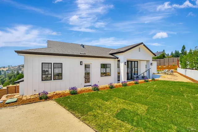 $1,875,000 | 3572 Southridge Drive, Santa Rosa, CA 95403