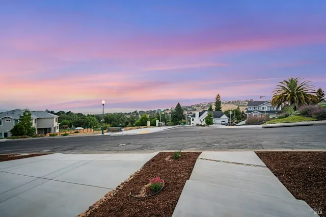 $1,875,000 | 3572 Southridge Drive, Santa Rosa, CA 95403
