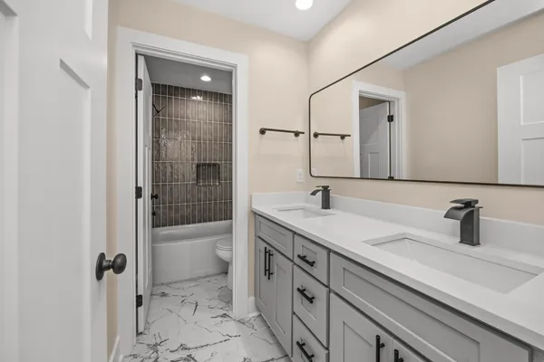 $2,500 | 443 Sand Hill Road, Unit 2, La Vergne, TN 37086