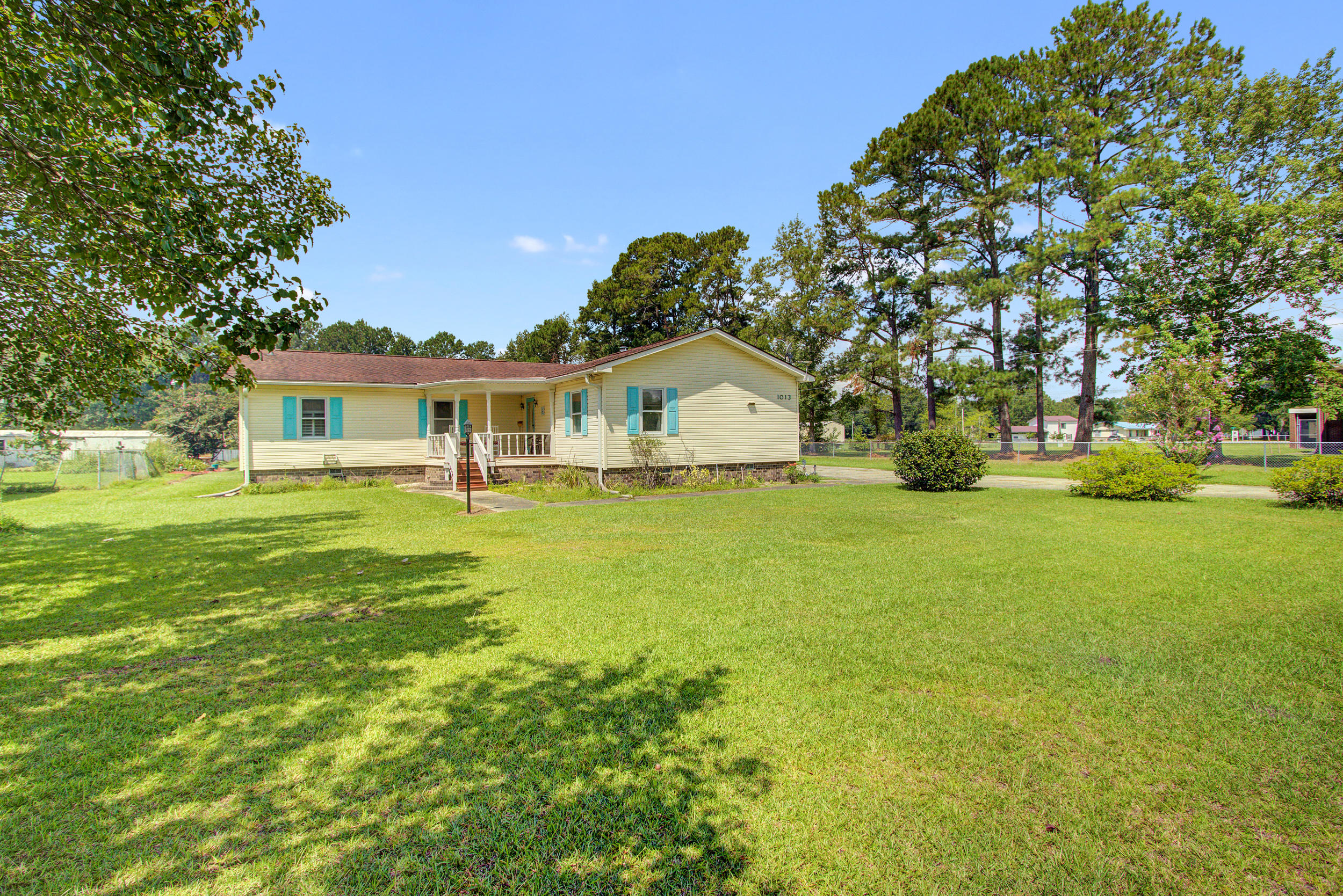 1013 Church Of God Road Bonneau, SC 29431 - Photo 13 of 36 1013 Church of God Rd, Bonneau SC (10)