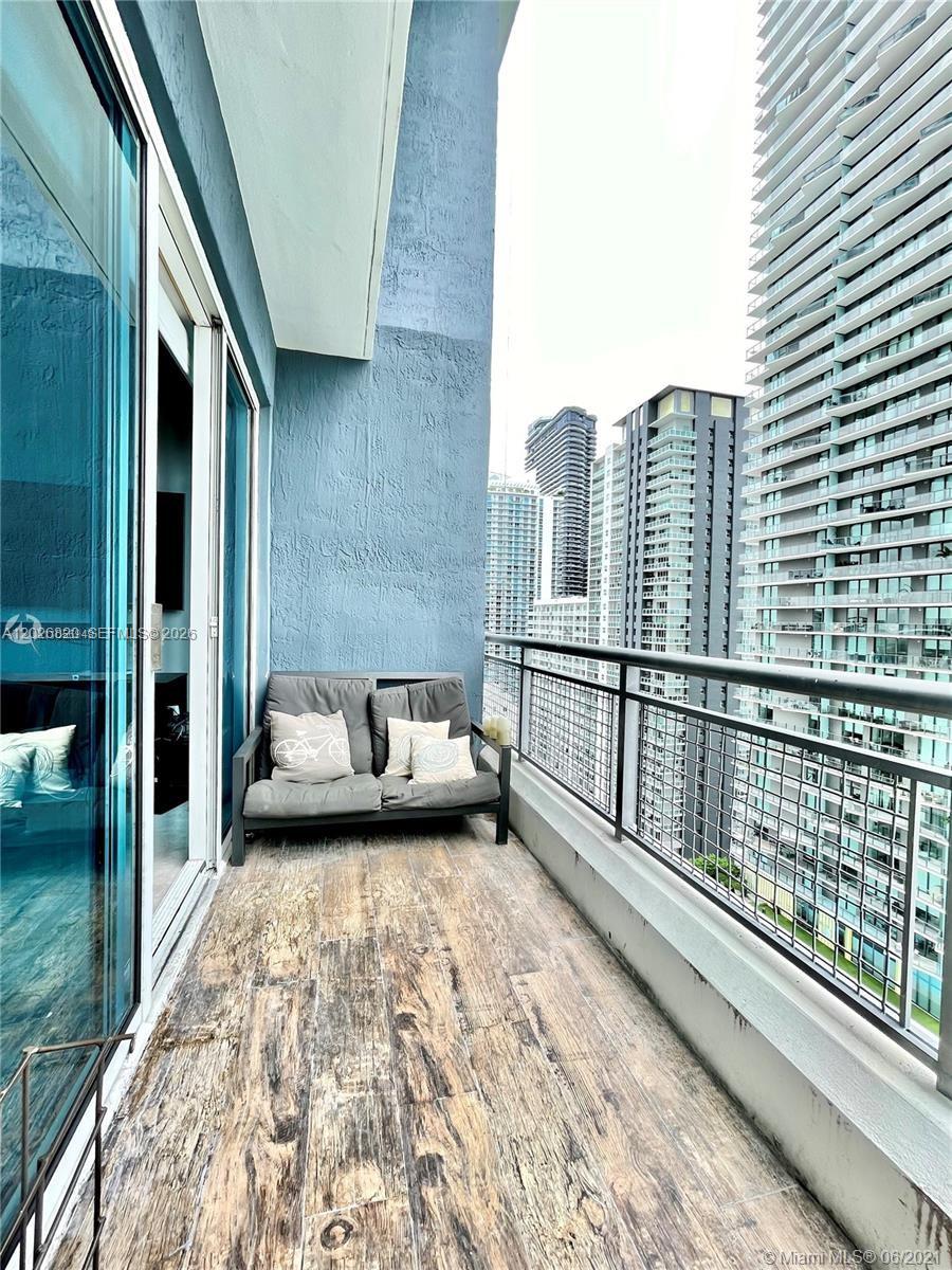 60 Southwest 13th Street, Unit 2002 Miami, FL 33130 - Photo 12 of 23