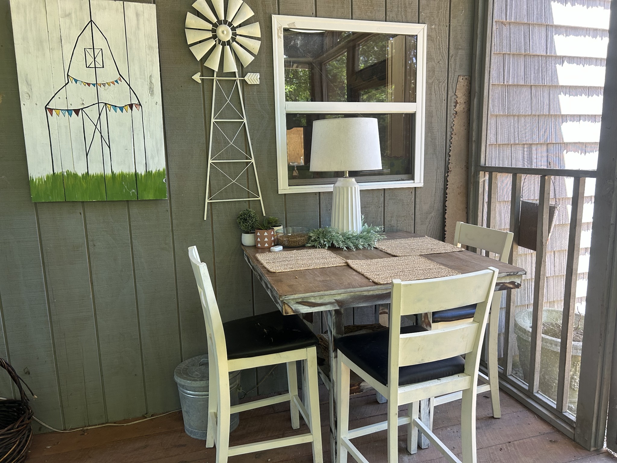 5013 Eva Road Camden, TN 38320 - Photo 16 of 37 a dining room with furniture and window