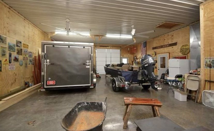 5013 Eva Road Camden, TN 38320 - Photo 25 of 37 a gym room with gym equipment