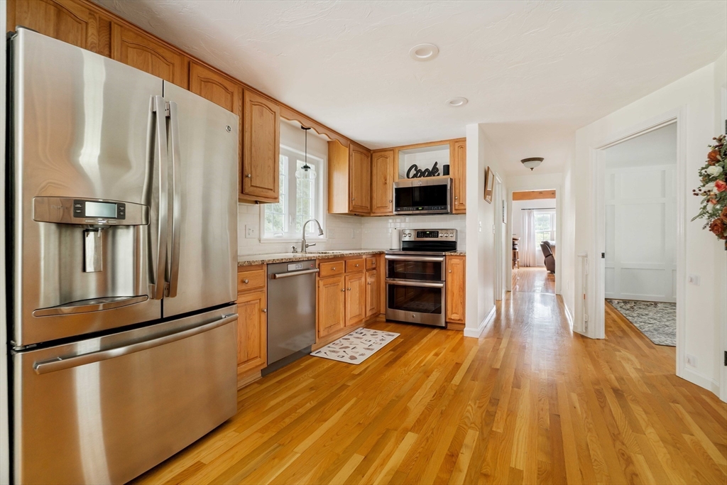 6 Tina Road Milford, MA 01757 - Photo 4 of 20