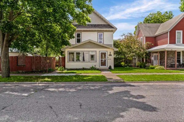 $290,000 | 1519 Kane Street, La Crosse, WI 54603