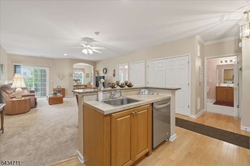 104 Ridgeview Lane Mount Arlington, NJ 07856 - Photo 9 of 40