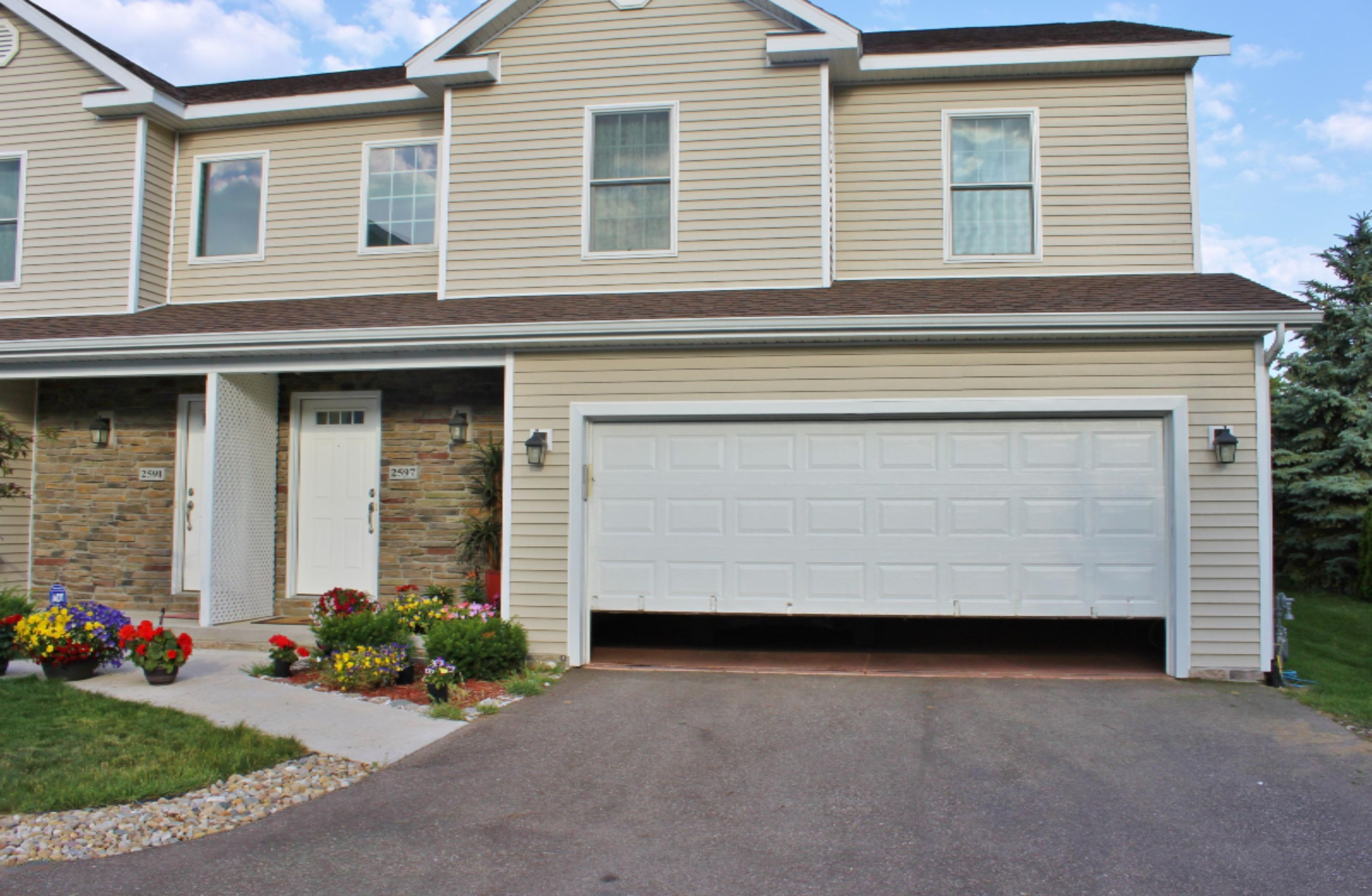 2597 Holiday House Road, Unit 18 St. Joseph, MI 49085 - Photo 3 of 34 IMG_3387