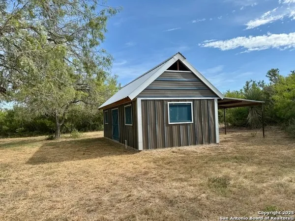 $590,000 | 731 Cr 325, George West, TX 78022