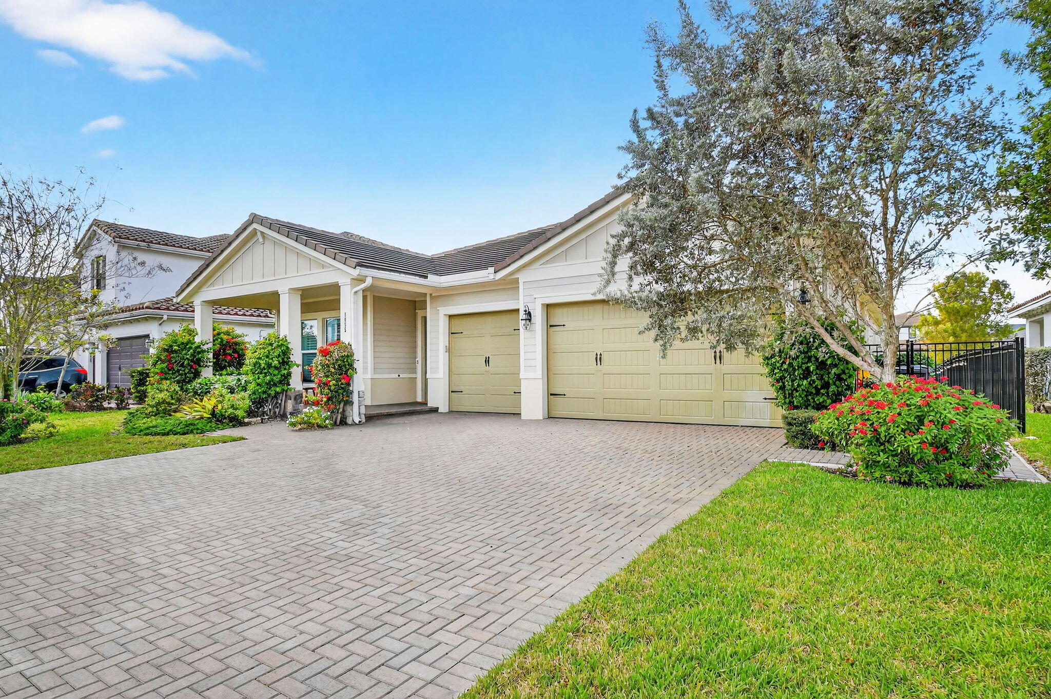 1055 Ember Ridge Run Loxahatchee, FL 33470 - Photo 5 of 103 3-web-or-mls-DSC_7708