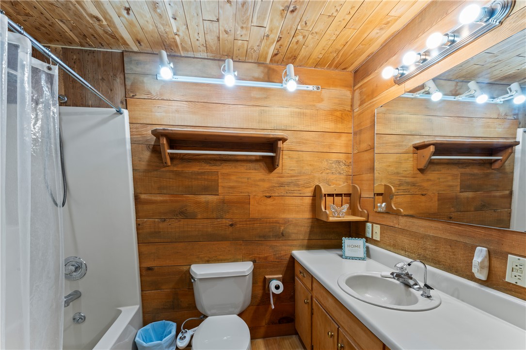 410 Baskin Road Iva, SC 29655 - Photo 17 of 47 Master bath