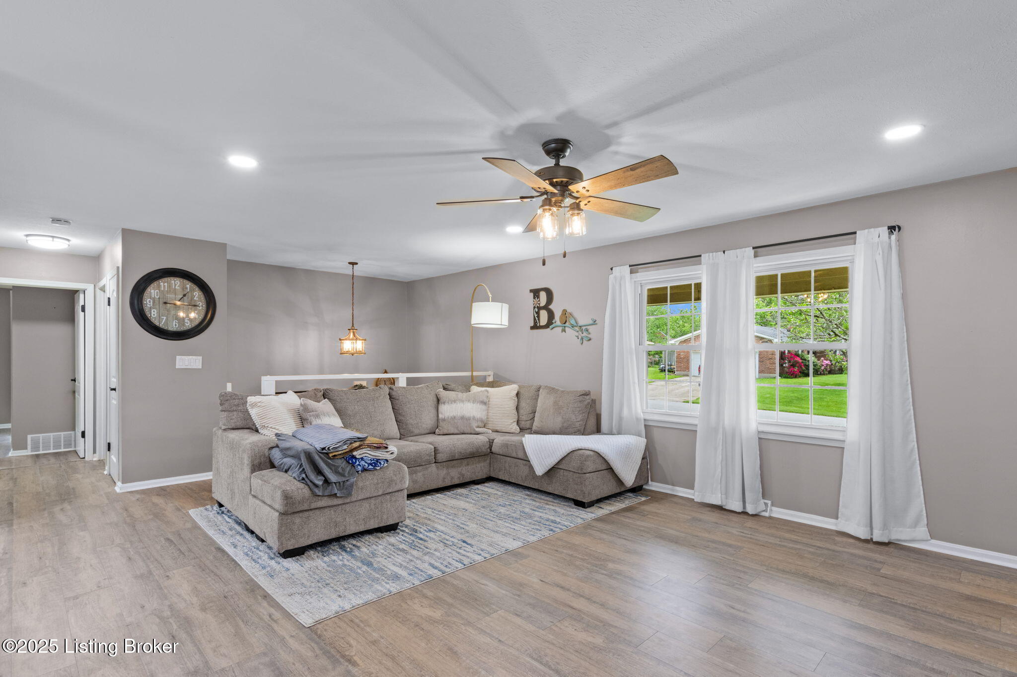 6501 Hollow Tree Road Louisville, KY 40228 - Photo 7 of 42 9-web-or-mls-696A2000