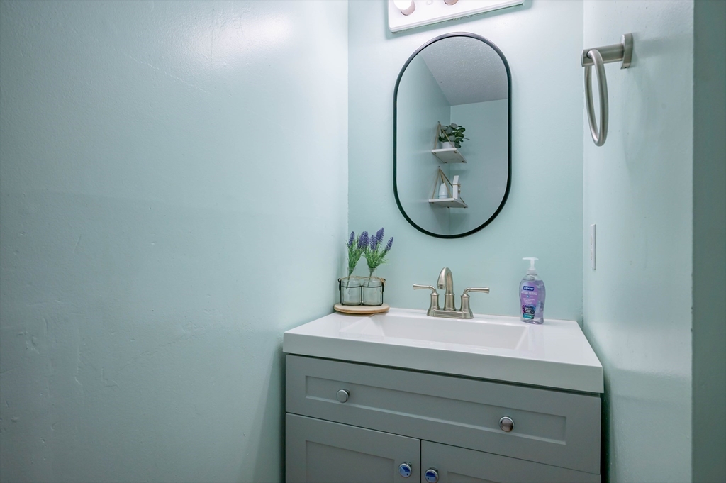 109 Pilgrim Road, Unit 109 Haverhill, MA 01832 - Photo 35 of 40