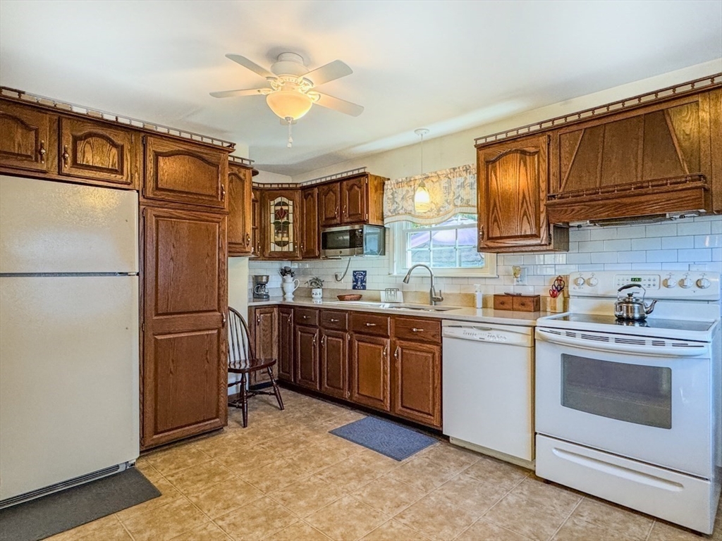 793 Bernardston Road Greenfield, MA 01301 - Photo 10 of 42 Gallery Image 10
