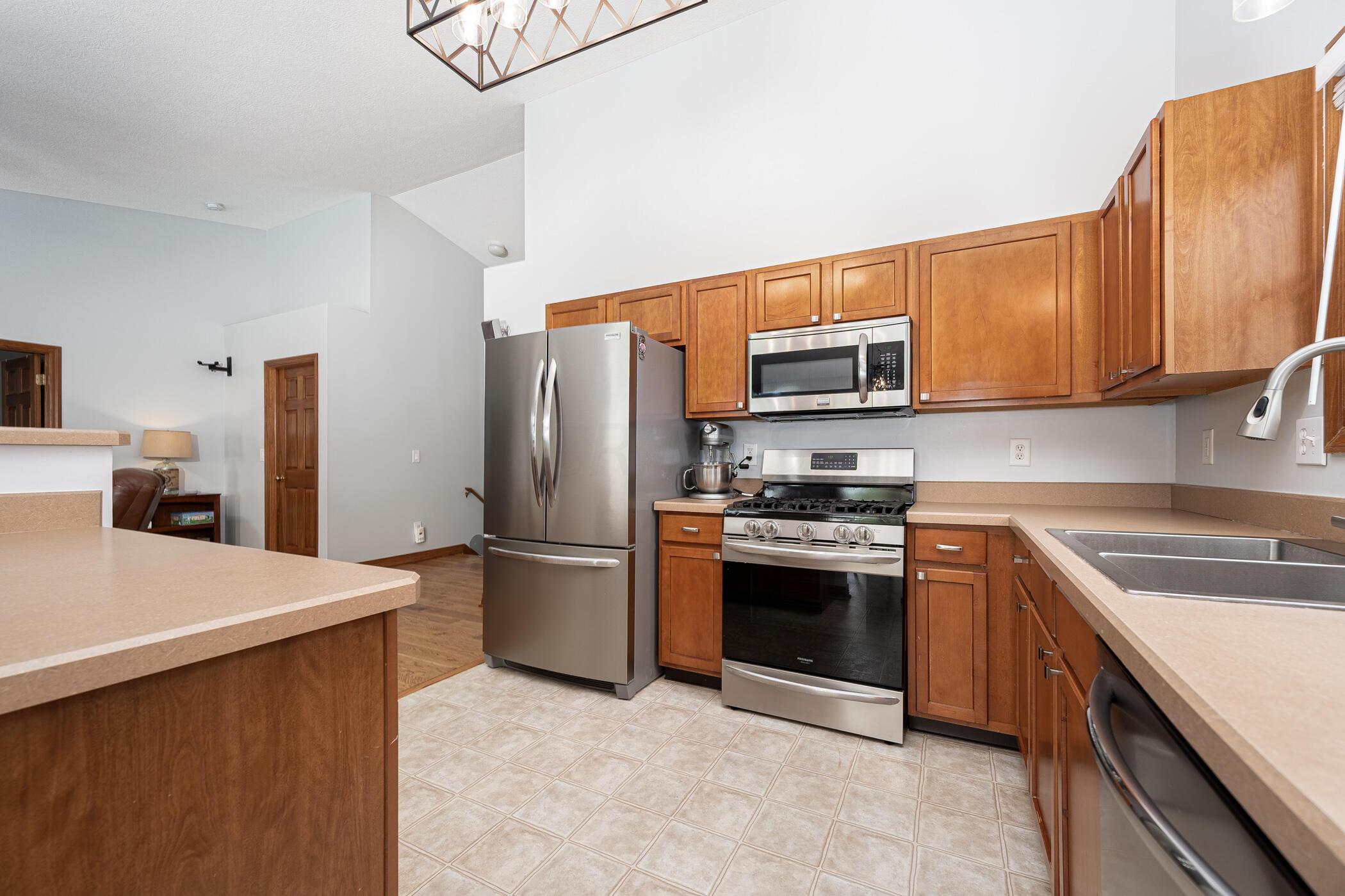 323 Cherry Leaf Road Delaware, OH 43015 - Photo 14 of 42 323 Cherry Leaf 015