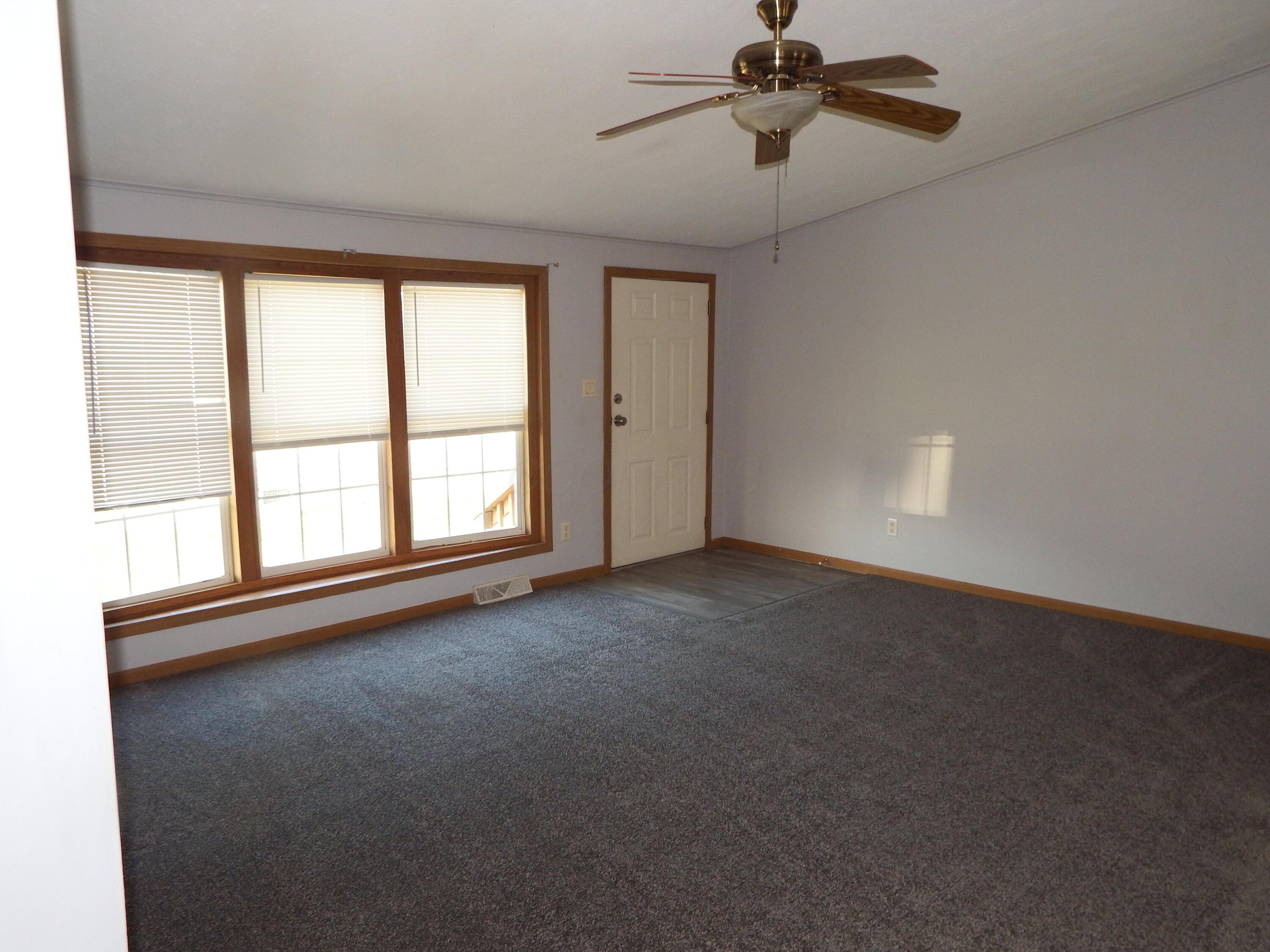 422 Lockbay Road Commercial Point, OH 43116 - Photo 5 of 12 Gallery Image 5