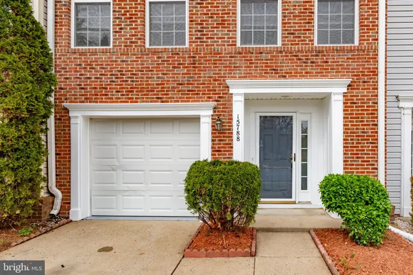 a view of house with outdoor space