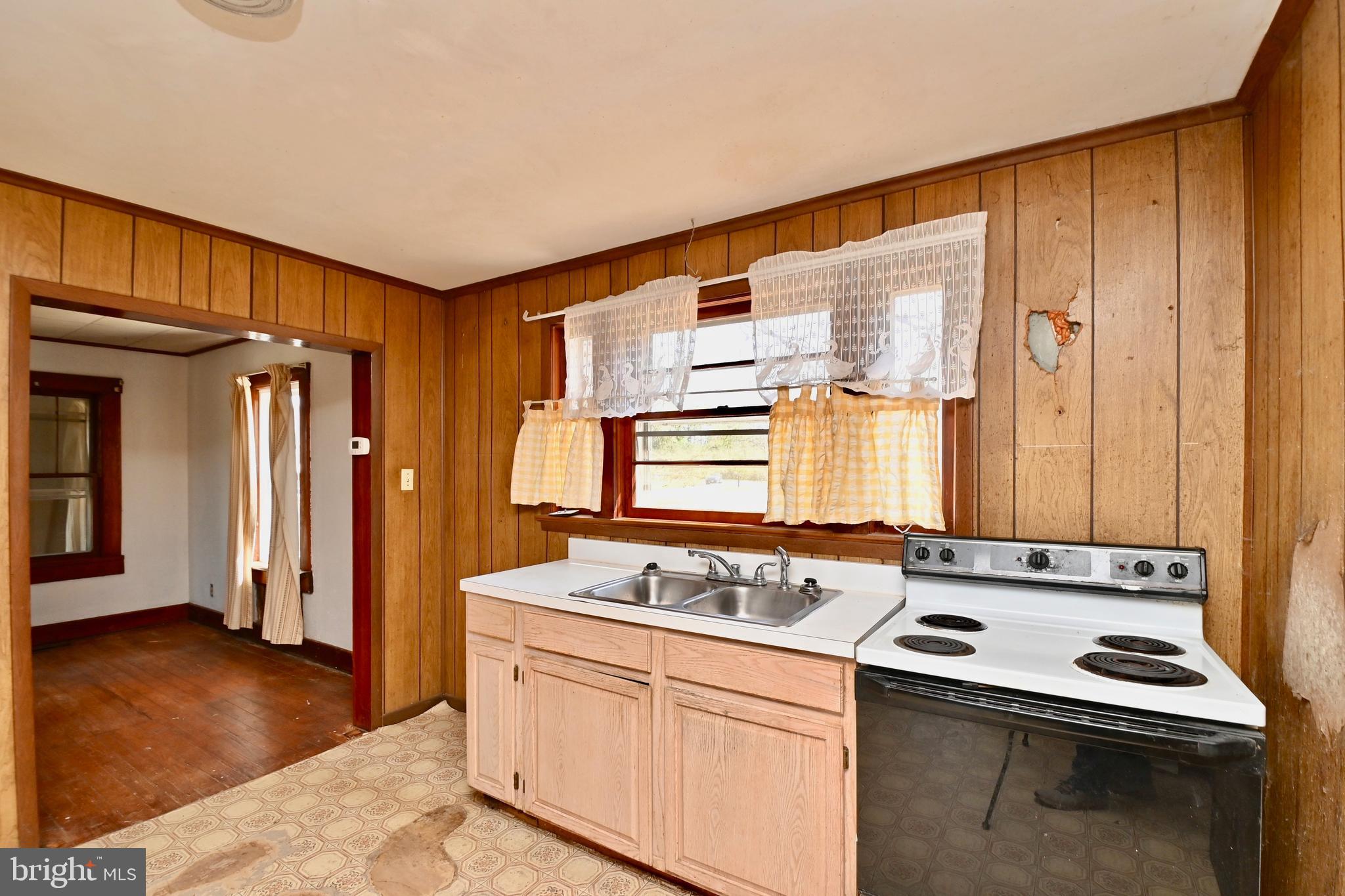144 Harrell Road Fredericksburg, VA 22405 - Photo 10 of 33 Kitchen Alt