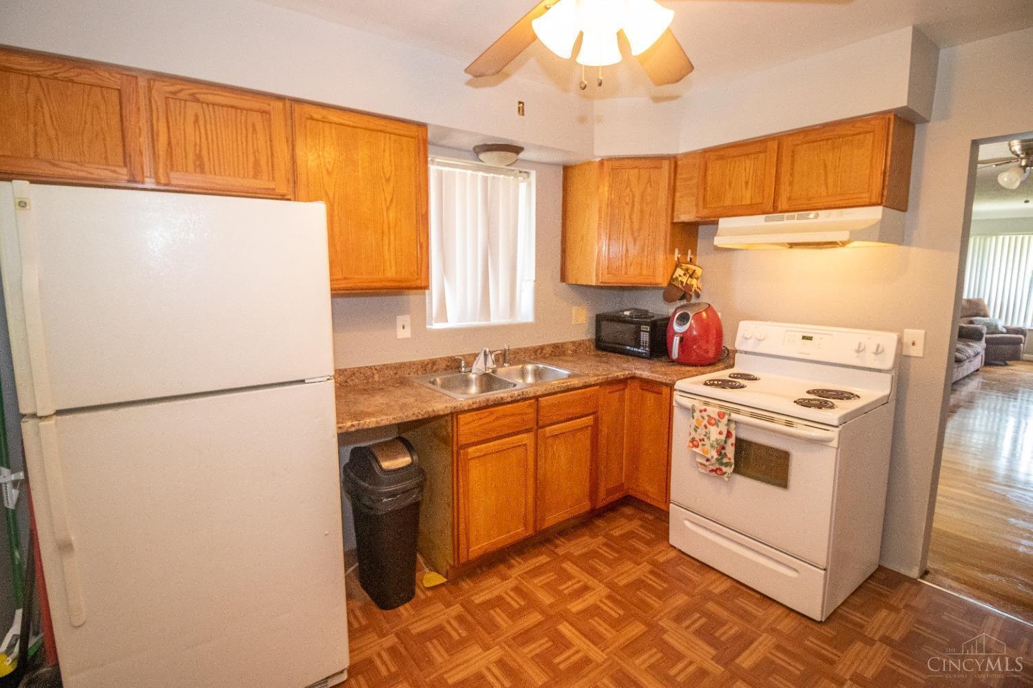 7965 Stillwell Road Cincinnati, OH 45237 - Photo 12 of 38