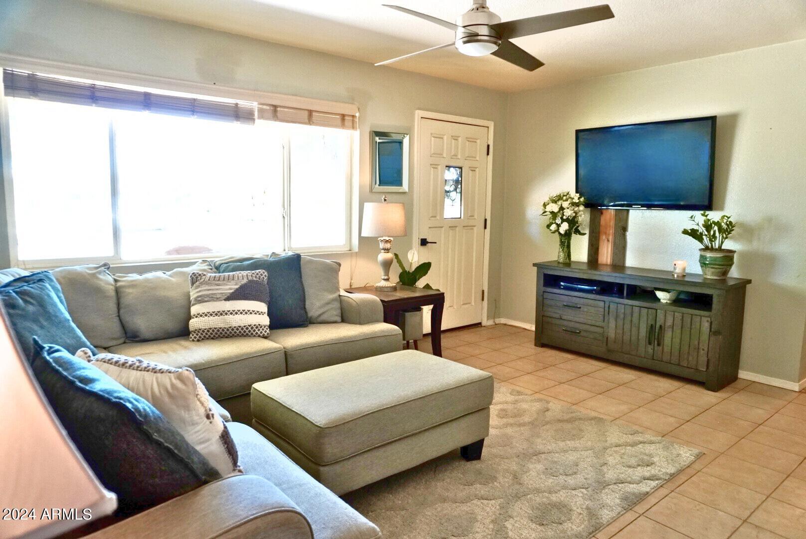 855 West Del Rio Street Chandler, AZ 85225 - Photo 3 of 13 LIVING ROOM